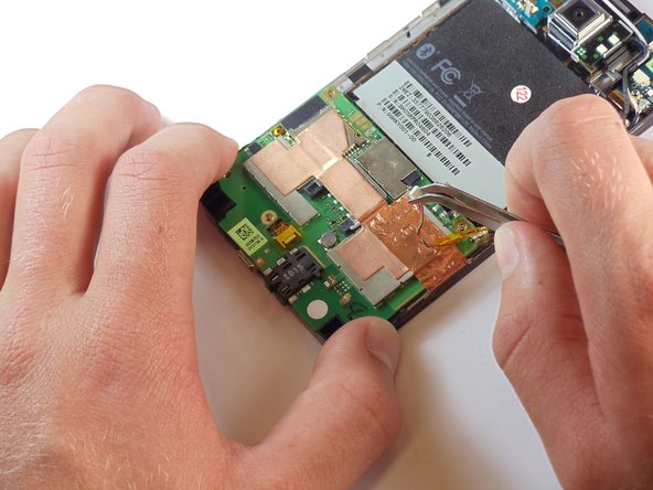 HTC HD2 Screen Replacement: step 8, image 1 of 3