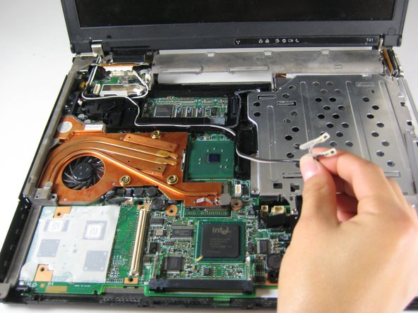 IBM ThinkPad T41 DC in power jack replacement: step 30, image 1 of 1