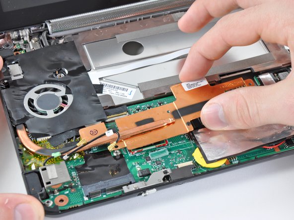 HP Mini 1000 Lower Case Replacement: step 24, image 1 of 2