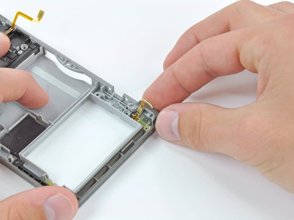 Nintendo 3DS Right Shoulder Button Replacement: step 9, image 2 of 3
