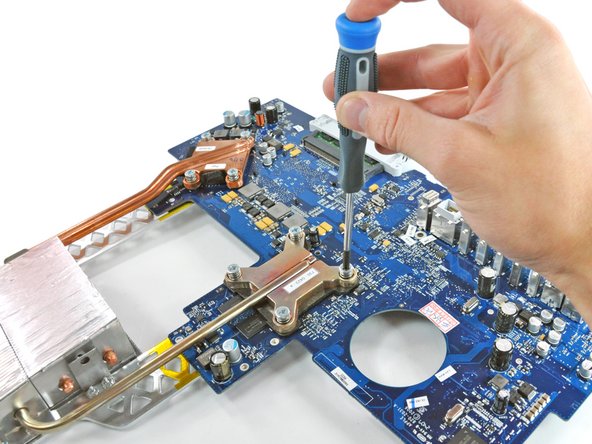 iMac Intel 20" EMC 2105 and 2118 Heat Sinks Replacement: step 39, image 2 of 2