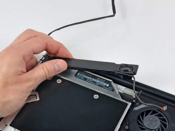 MacBook Pro 13" Unibody Mid 2010 Subwoofer & Right Speaker Replacement: step 9, image 1 of 2