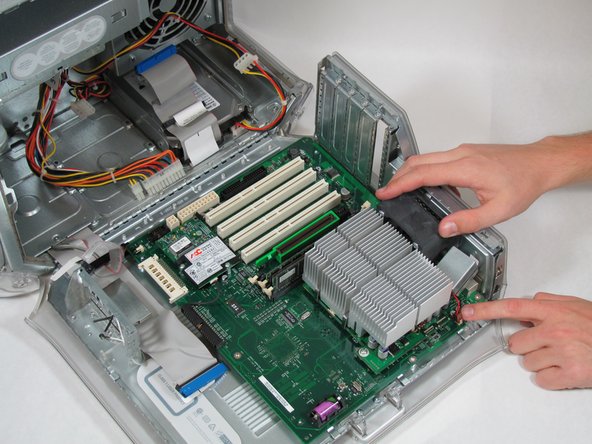 Power Mac G4 Quicksilver Logic Board Replacement: step 11, image 1 of 3