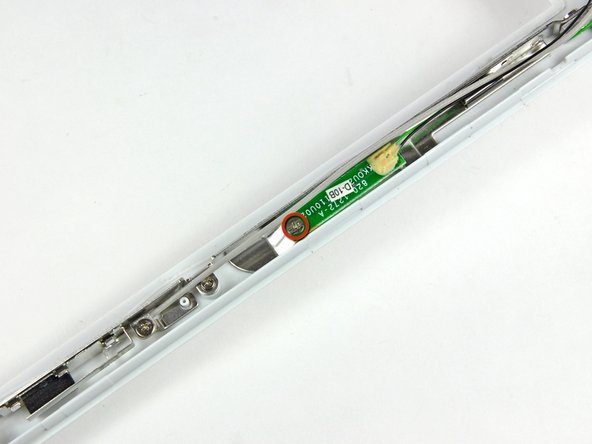 iBook G4 14" 933 MHz-1.33 GHz Inverter/AirPort Cables Replacement: step 63, image 1 of 1