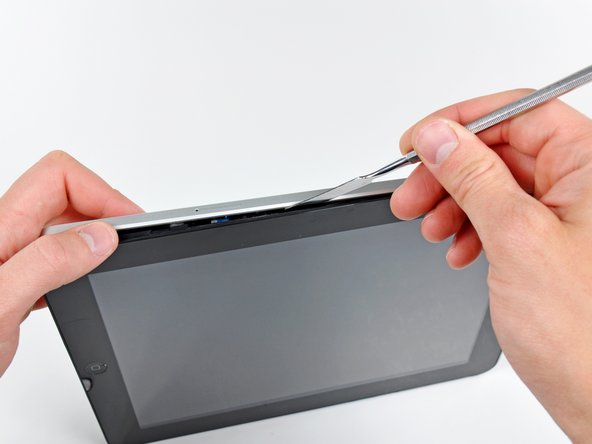 iPad 3G Ambient Light Sensor Replacement: step 4, image 2 of 2