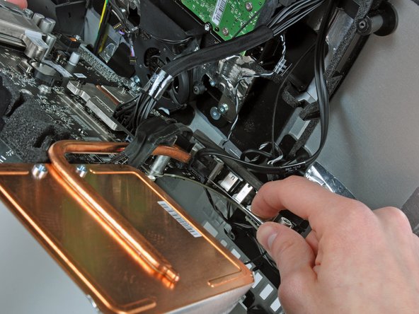 iMac Intel 21.5" EMC 2308 PRAM Battery Replacement: step 33, image 1 of 2