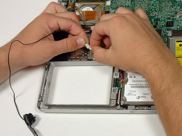 PowerBook G4 Aluminum 15" 1.67 GHz Logic Board Replacement: step 13, image 2 of 2