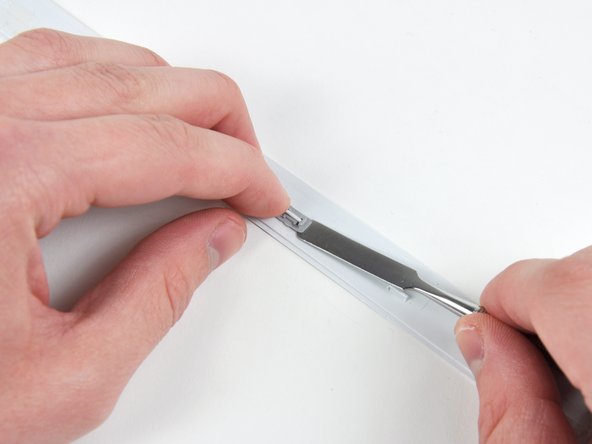 MacBook Core Duo Display Data Cable Replacement: step 39, image 2 of 2