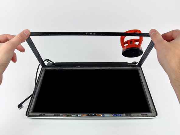 MacBook Pro 13" Unibody Mid 2009 Front Display Glass Replacement: step 22, image 2 of 2