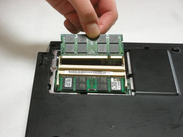 Fujitsu LifeBook N3510 RAM Replacement: step 7, image 1 of 2