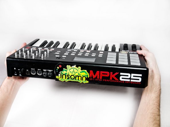 Akai MPK25 Face Plate Replacement: step 4, image 3 of 3