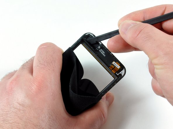 iPod Touch 1st Generation Front Panel Replacement: step 15, image 1 of 2