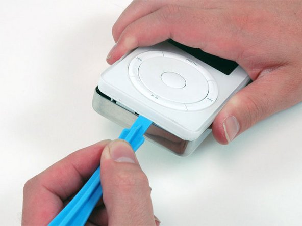 iPod 1st Generation Rear Panel Replacement: step 4, image 1 of 1