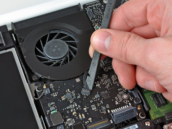 MacBook Unibody Model A1342 Heat Sink Replacement: step 8, image 1 of 3