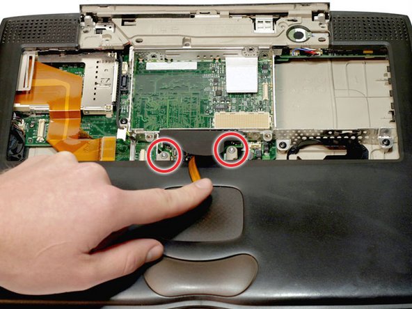 PowerBook G3 Pismo Framework Replacement: step 32, image 1 of 1