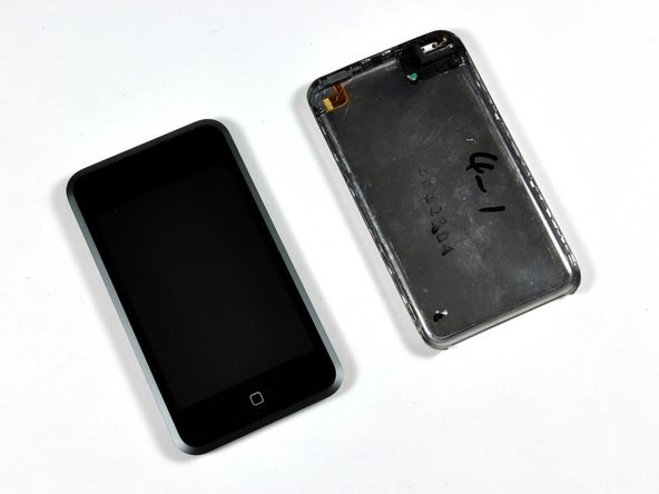 iPod Touch 1st Generation Logic Board Replacement: step 4, image 2 of 3