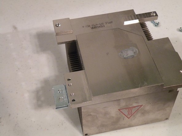 Power Mac G4 MDD CPU Heatsink Replacement: step 6, image 1 of 2