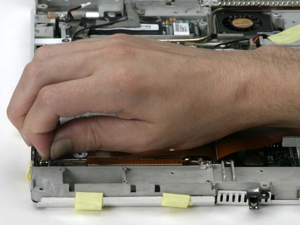 iBook G3 14" Display Replacement: step 32, image 1 of 1