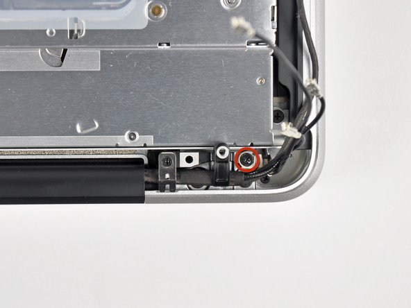 MacBook Pro 15" Unibody Mid 2010 LCD Replacement: step 13, image 1 of 2