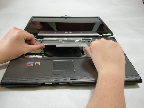 Fujitsu LifeBook N3510 Optical Drive Replacement: step 12, image 2 of 3