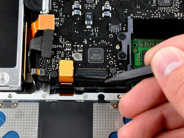 MacBook Unibody Model A1278 Heat Sink Replacement: step 15, image 2 of 3