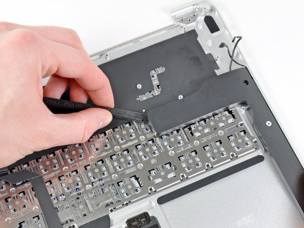 MacBook Air 13" Late 2010 Upper Case Replacement: step 38, image 1 of 3