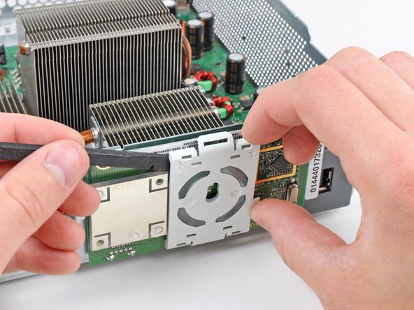 Xbox 360 Motherboard Replacement: step 36, image 2 of 3