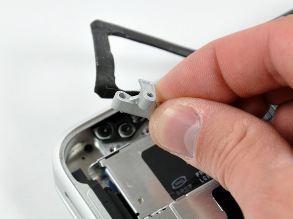 MacBook Pro 15" Unibody Late 2008 and Early 2009 LCD Replacement: step 7, image 2 of 2