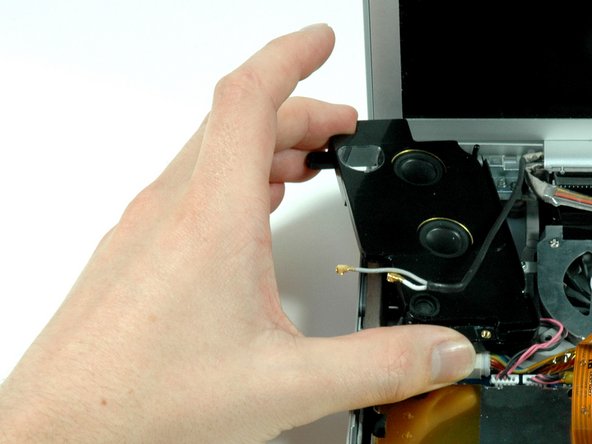 MacBook Pro 17" Models A1151 A1212 A1229 and A1261 ExpressCard Cage Replacement: step 15, image 1 of 1