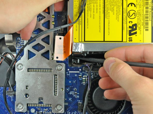 iMac G5 20" Model A1145 Optical Drive Replacement: step 24, image 1 of 1