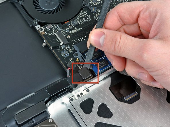 MacBook Pro 15" Unibody Mid 2009 Subwoofer/Right Speaker Replacement: step 16, image 1 of 2