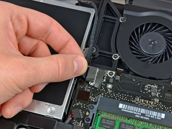 MacBook Pro 15" Unibody 2.53 GHz Mid 2009 Front Display Glass Replacement: step 8, image 2 of 2