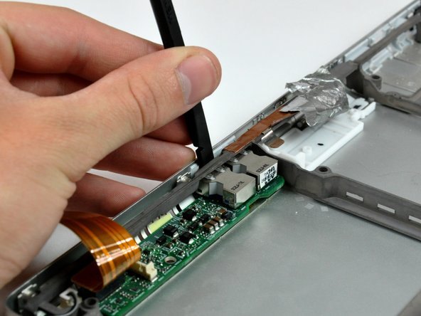 PowerBook G4 Aluminum 17" 1.67 GHz (High-Res) Lower Case Replacement: step 64, image 1 of 1