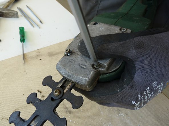 Hedge Trimmer: step 3, image 2 of 2