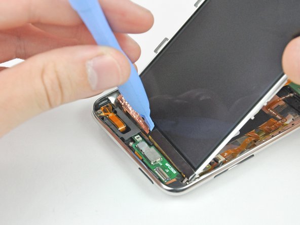 iPod Touch 2nd Generation Rear Panel Replacement: step 15, image 1 of 1