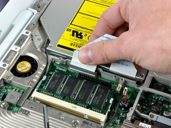 iBook G4 12" 1.33 GHz Optical Drive Replacement: step 33, image 1 of 1