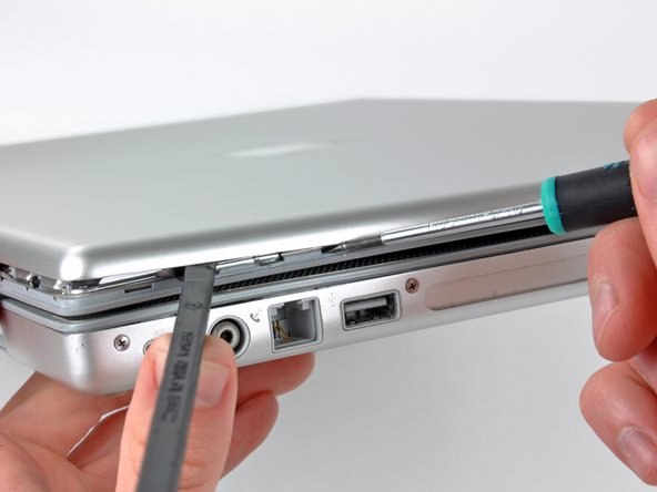 PowerBook G4 Aluminum 17" 1.67 GHz (High-Res) Rear Display Bezel Replacement: step 5, image 2 of 2