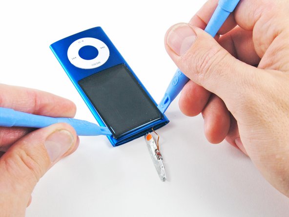 iPod Nano 5th Generation Logic Board Assembly Replacement: step 8, image 1 of 2