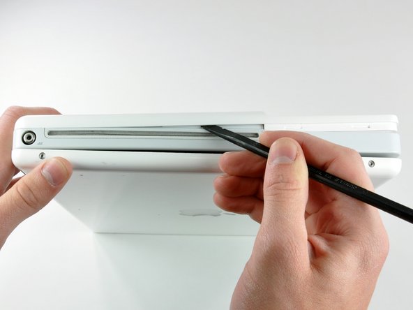 iBook G4 12" 1.33 GHz Hard Drive Replacement: step 14, image 1 of 1