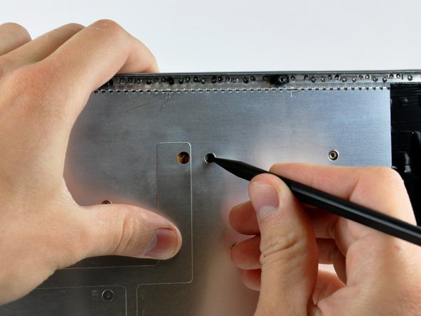 PowerBook G4 Aluminum 17" 1.67 GHz (High-Res) Keyboard Replacement: step 21, image 1 of 1