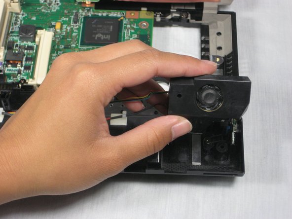 Disassembling IBM ThinkPad A30 Speakers: step 24, image 3 of 3