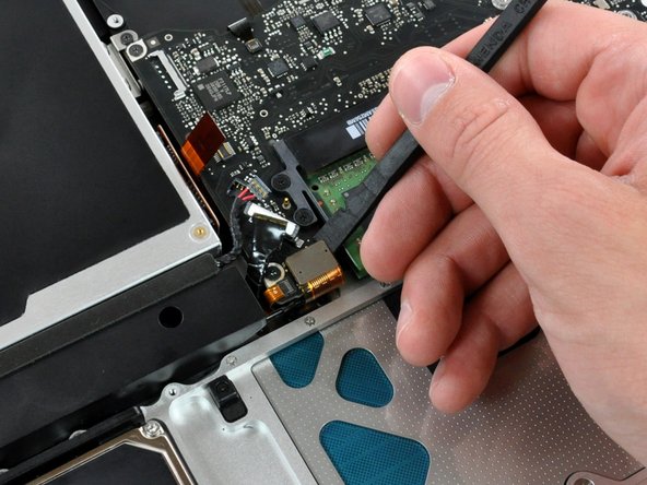 MacBook Pro 15" Unibody Late 2008 and Early 2009 Left Speaker Replacement: step 15, image 1 of 1