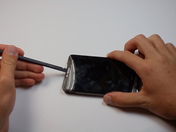 HTC HD2 Screen Replacement: step 24, image 1 of 3