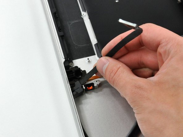 MacBook Pro 15" Unibody Late 2008 and Early 2009 Hard Drive Cable Replacement: step 21, image 2 of 2