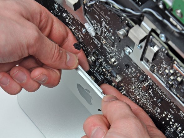 iMac Intel 21.5" EMC 2308 Heat Sink Replacement: step 27, image 1 of 1