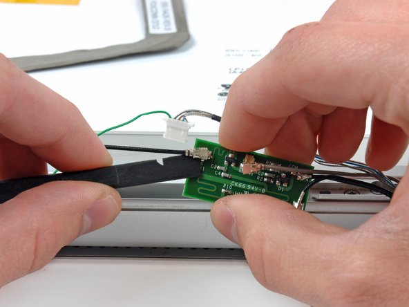 PowerBook G4 Aluminum 17" 1-1.67 GHz LCD Replacement: step 17, image 2 of 2