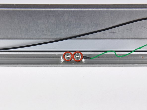 PowerBook G4 Aluminum 17" 1-1.67 GHz LCD Replacement: step 20, image 1 of 1