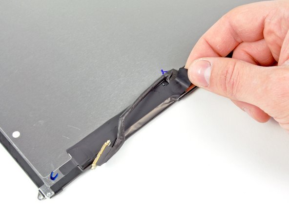 iPad 2 CDMA Display Data Cable Replacement: step 31, image 2 of 2