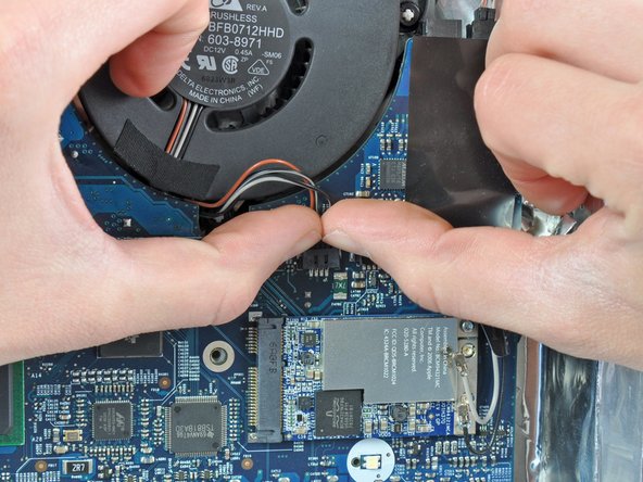 iMac Intel 24" EMC 2111 Hard Drive Fan Replacement: step 19, image 1 of 1