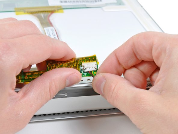 PowerBook G4 Aluminum 15" 1.67 GHz LCD Replacement: step 14, image 1 of 2